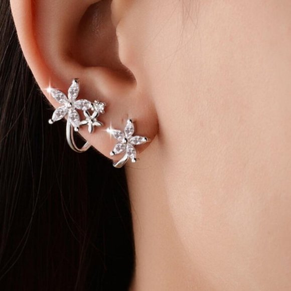 NEW 925 Sterling Silver Diamond Flower Earrings - Picture 1 of 8